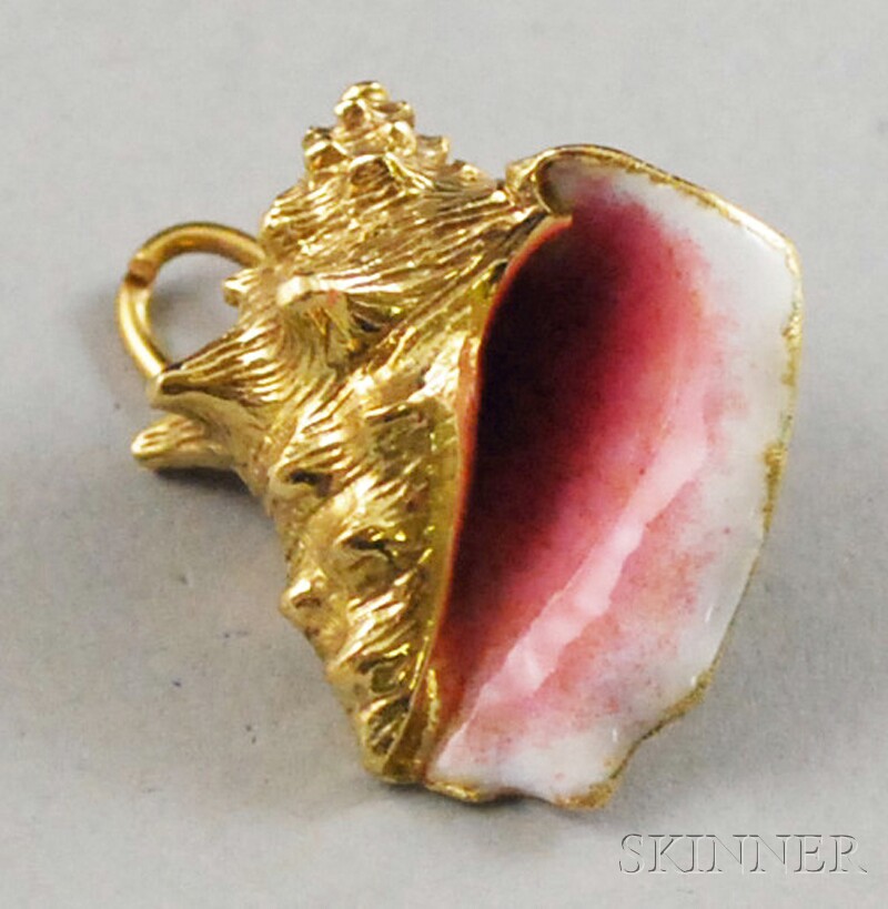 Appraisal: kt Gold and Enamel Seashell Pendant formed as a conch