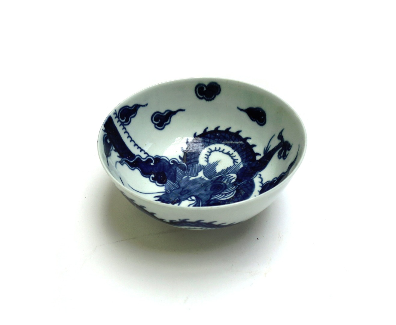 Appraisal: A small Worcester porcelain bowl circa - painted in underglaze-blue