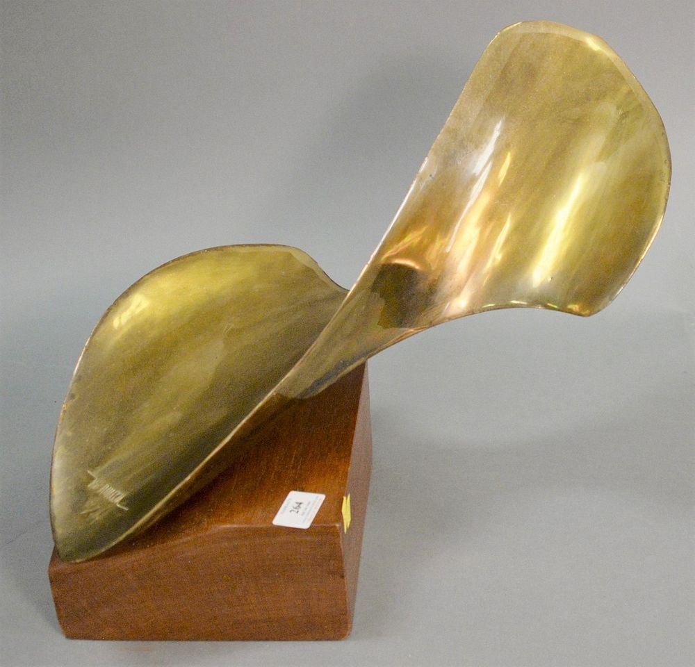 Appraisal: Leonardo Nierman Mexican b abstract s-curve form bronze sculpture on