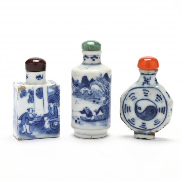 Appraisal: THREE CHINESE BLUE AND WHITE PORCELAIN SNUFF BOTTLES th century