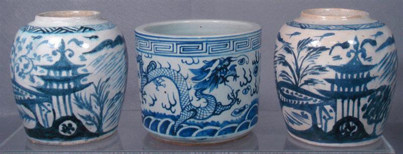 Appraisal: Lot of th c Chinese porcelain consisting of brush pot