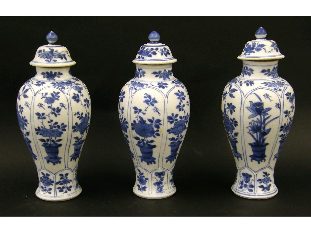 Appraisal: Set of three Vung Tau Cargo blue and white baluster