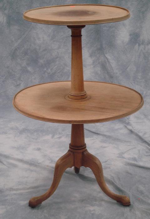 Appraisal: Mahogany Queen Anne two-tiered dumb waiter table each dish top