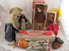 Appraisal: A mixed lot comprising a Sindy doll and her sister