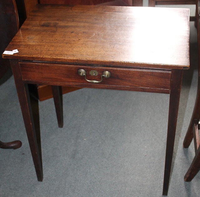 Appraisal: A TH CENTURY MAHOGANY SIDE TABLE fitted one drawer on