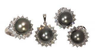 Appraisal: Black South Sea cultured pearl diamond and k white gold