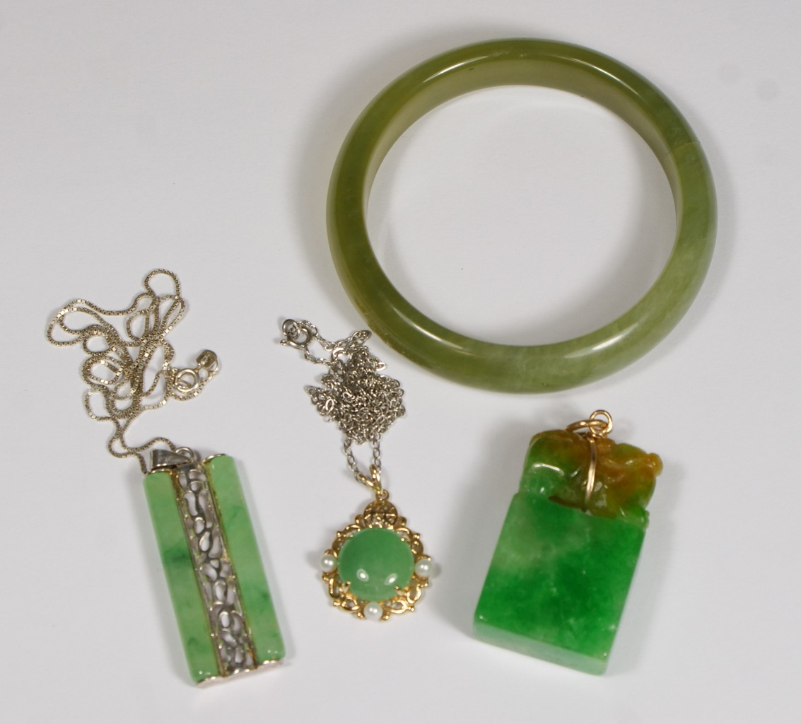 Appraisal: pcs jade jewelry K gold pendandt and chain sterling pendant