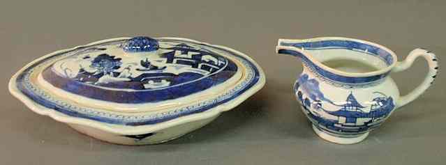 Appraisal: Blue and white Canton covered vegetable dish h x w