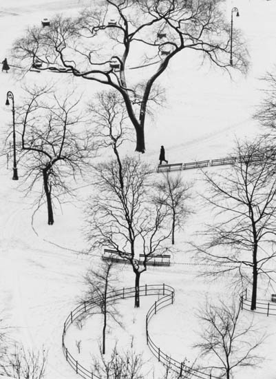 Appraisal: KERT SZ ANDR - Washington Square Winter Silver print x