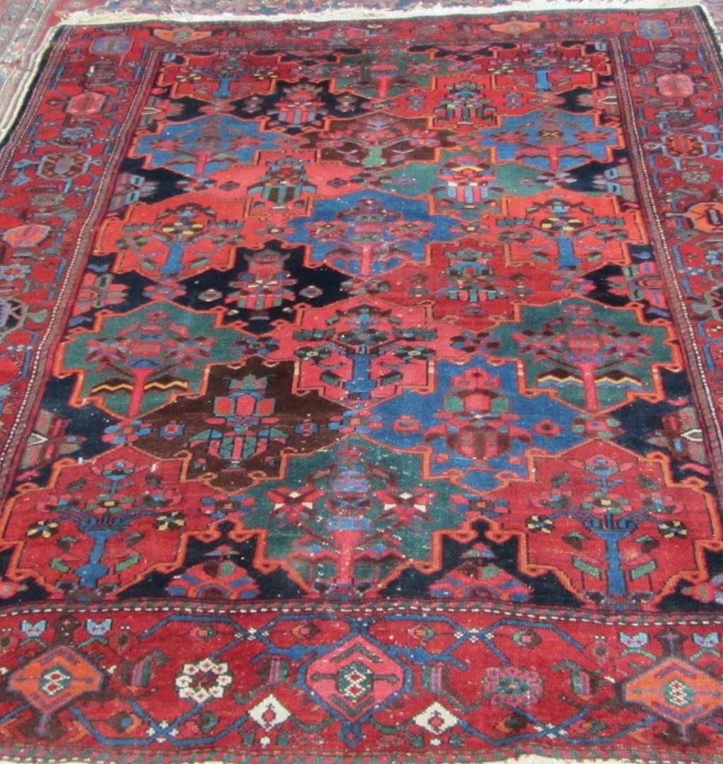 Appraisal: A Mahal rug Persian the field with interlocking medallions a