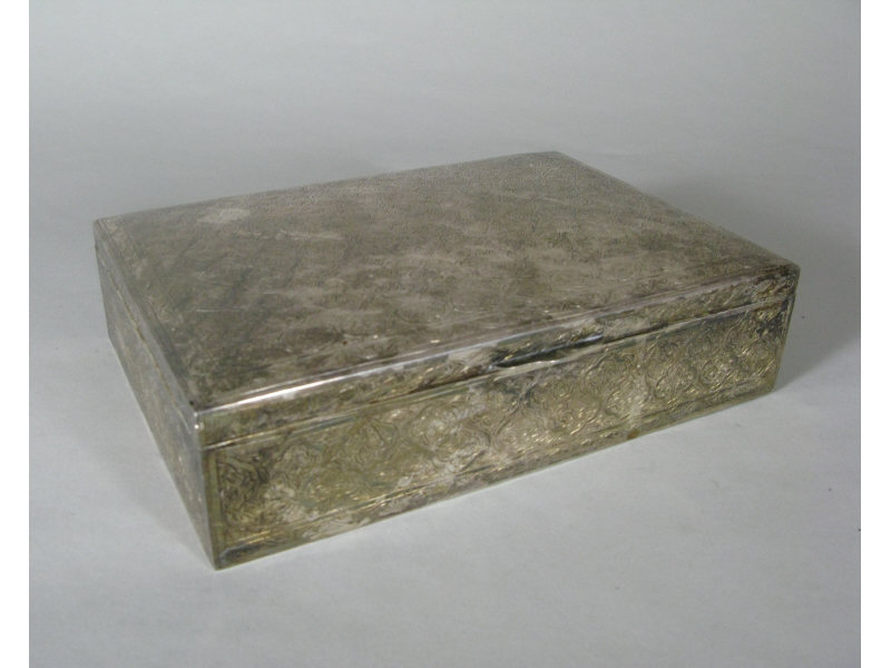 Appraisal: Presentation Silver Humidor th c likely India sterling rectangular box