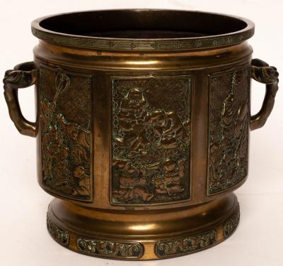 Appraisal: A Japanese bronze Hibachi cm high