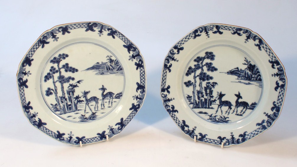 Appraisal: A near matching pair of Chinese thC export porcelain blue