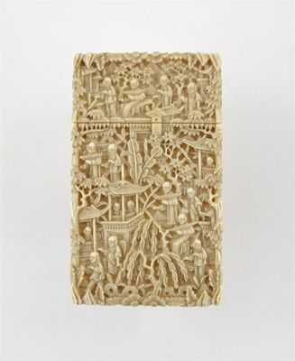 Appraisal: A Chinese Canton carved ivory card case decorated with many