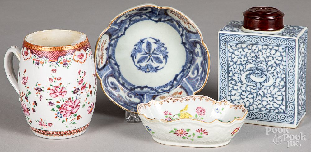 Appraisal: Four pieces of Chinese export porcelain Four pieces of Chinese