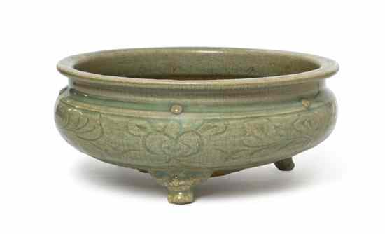 Appraisal: A Chinese Celadon Glazed Bulb Dish in the Ming Dynasty