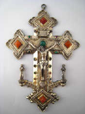 Appraisal: A Nuremburg silver crucifix in Gothic style the central figure