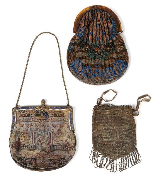 Appraisal: A collection of vintage and antique ladies purses losses damages