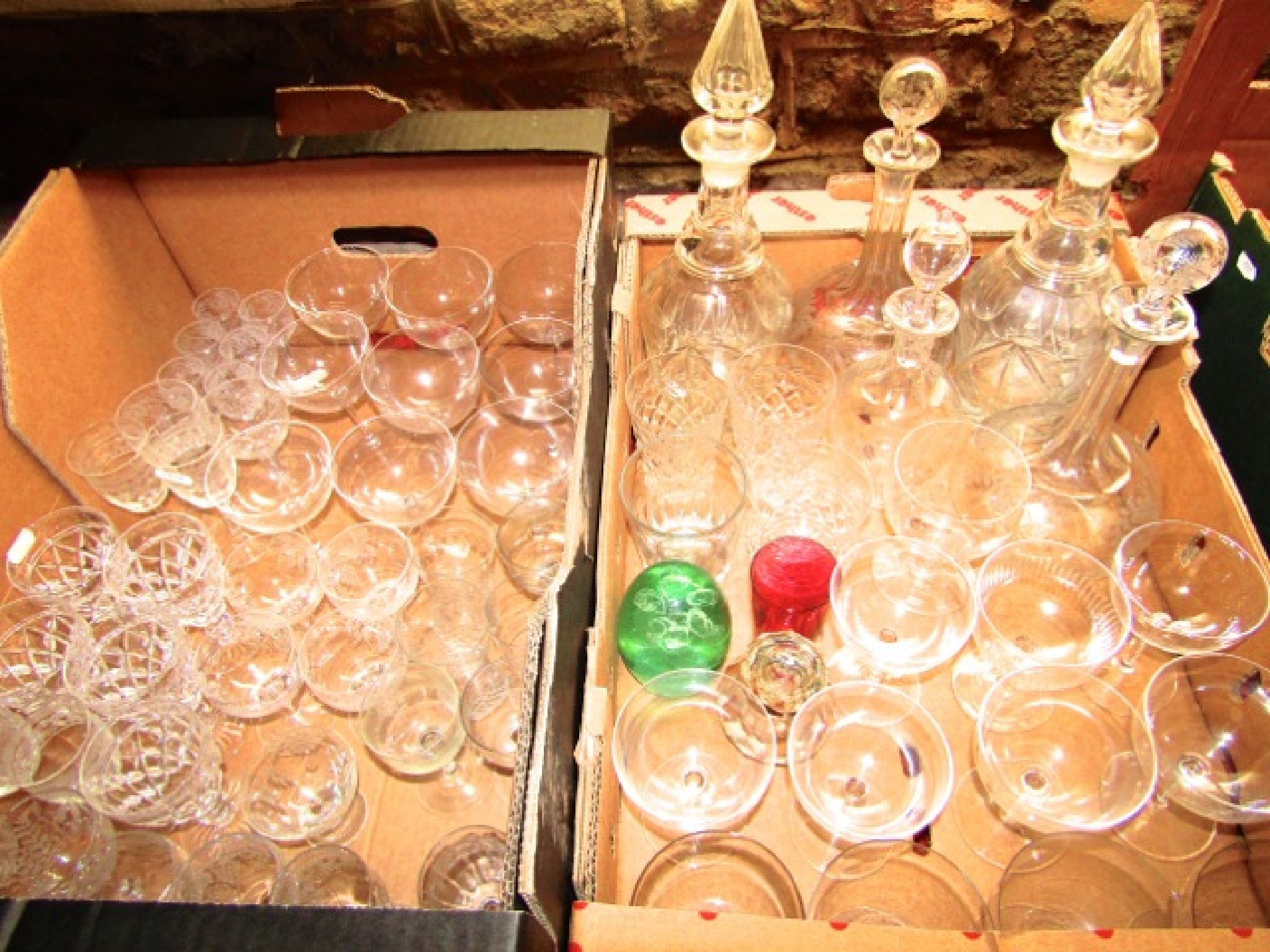 Appraisal: A box containing a quantity of drinking glasses to include