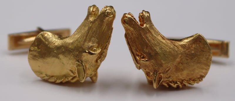 Appraisal: JEWELRY PAIR OF KT GOLD HORSE HEAD CUFFLINKS Pair of