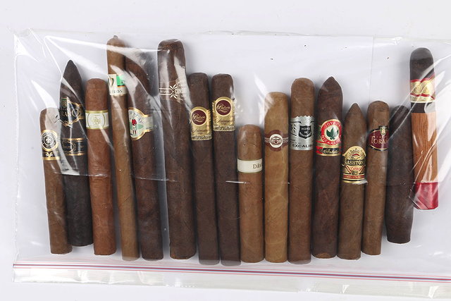 Appraisal: X SOUTH AMERICAN CIGARS INCLUDING PADRONS ANNIVERSARY SERIES