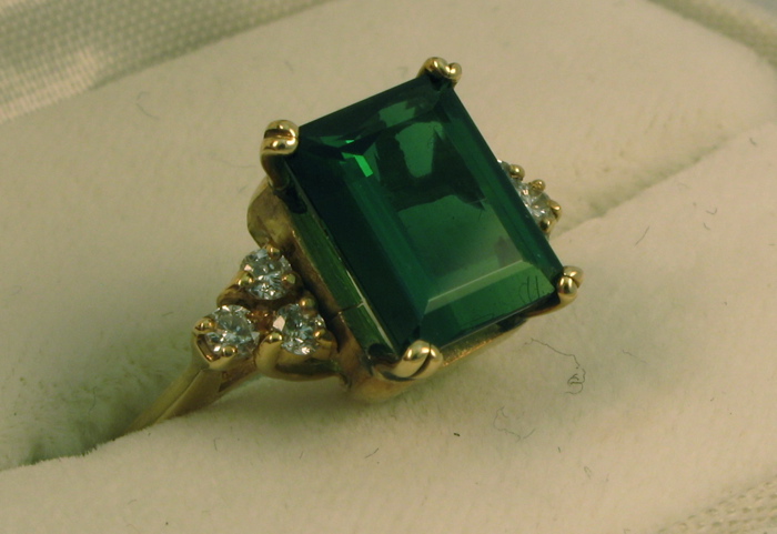 Appraisal: GREEN TOURMALINE DIAMOND AND FOURTEEN KARAT GOLD RING WITH APPRAISAL