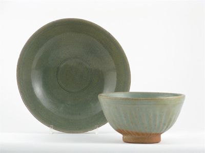 Appraisal: A Sawankalok celadon glazed bowl the interior faintly decorated with